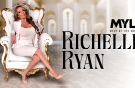 Пышногрудую маму дрючит здоровый самец