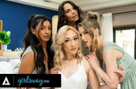 Четыре лесбиянки классно шалят