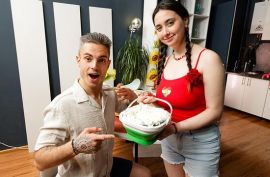 Очень сиськастую самку поебал хуй