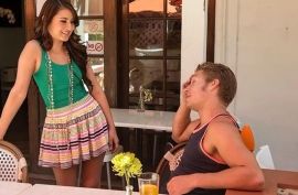 Милую девку  в ротик и в пилотку