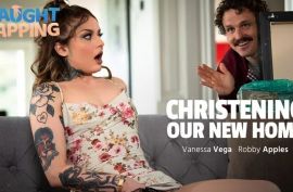 Девка милашка круто трахается