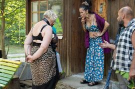 Очень толстая шлюха хочет ебли