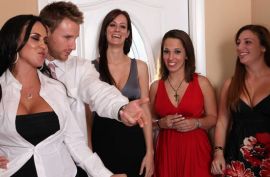 Крутая ебля с сиськастой телкой