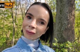 На природе телочка пососала очень крепкий член