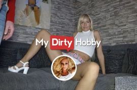 Дал блонде сосать хер  и выебал ее киску