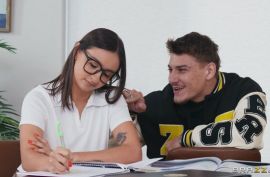 Крепкий хуй в сисястой курве